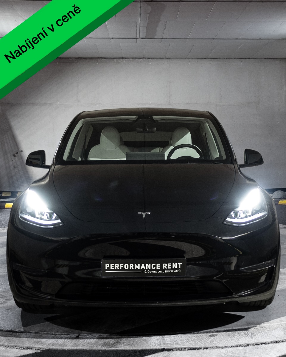 Pronájem Tesla Model Y Performance v půjčovně sportovních a luxusních vozů Performance Rent Praha